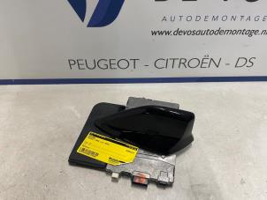 Gebruikte Antenne Peugeot 2008 (UD/UK/UR/US/UX) 1.2 VTi 12V PureTech 130 Prijs € 350,00 Margeregeling aangeboden door De Vos Onderdelen