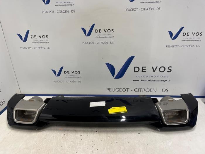 Gebruikte Diffuser achterbumper Peugeot 2008 (UD/UK/UR/US/UX) 1.2 VTi 12V PureTech 130 Prijs € 275,00 Margeregeling aangeboden door De Vos Onderdelen