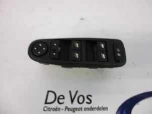 Gebruikte Combischakelaar ramen Citroen C4 Picasso (UD/UE/UF) 2.0 HDiF 16V 135 Prijs € 70,00 Margeregeling aangeboden door De Vos Autodemontagebedrijf
