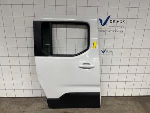 Gebruikte Schuifdeur rechts Peugeot Rifter (ER/EC/EZ) e-Rifter Prijs € 650,00 Margeregeling aangeboden door De Vos Onderdelen