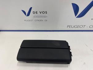 Gebruikte Armleuning DS Automobiles DS 4 1.6 16V E-Tense 225 Prijs € 90,00 Margeregeling aangeboden door De Vos Onderdelen