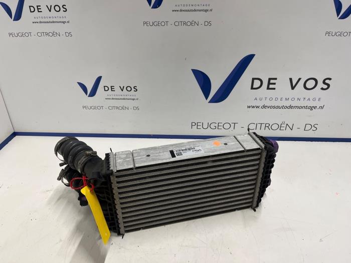 Gebruikte Intercooler Opel Corsa F (UB/UH/UP) 1.2 Turbo 12V 100 Prijs € 90,00 Margeregeling aangeboden door De Vos Onderdelen