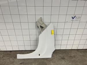 Gebruikte Scherm links-voor Peugeot Partner (EA//EF/EN/EU) Prijs € 135,00 Margeregeling aangeboden door De Vos Onderdelen