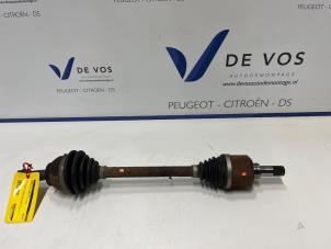 Gebruikte Aandrijfas links-voor Citroen C3 Picasso (SH) 1.2 12V PureTech 110 Prijs € 100,00 Margeregeling aangeboden door De Vos Onderdelen