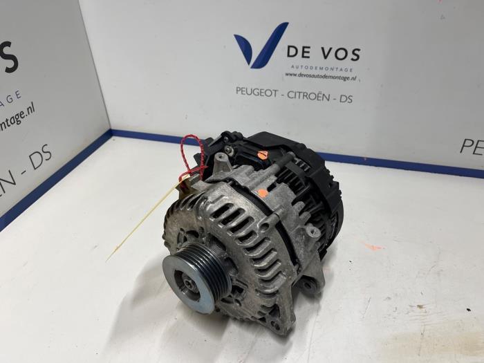 Gebruikte Dynamo Peugeot 208 II (UB/UH/UP) 1.2 Hybrid 136 Prijs € 600,00 Margeregeling aangeboden door De Vos Onderdelen