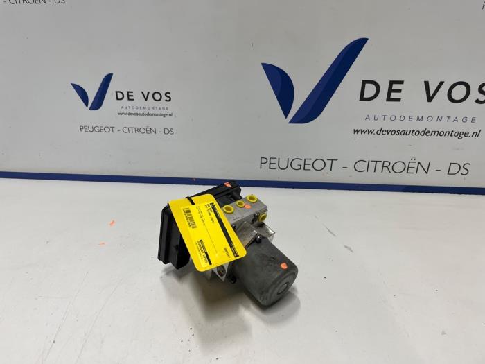 Gebruikte ABS Pomp Opel Vivaro 1.5 CDTI 120 Prijs € 350,00 Margeregeling aangeboden door De Vos Onderdelen