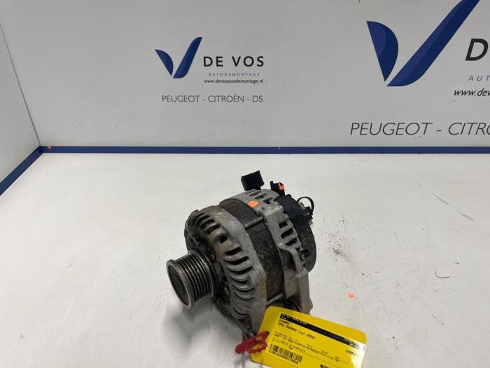 Gebruikte Dynamo Opel Movano 2.2 D 140 Prijs € 450,00 Margeregeling aangeboden door De Vos Onderdelen
