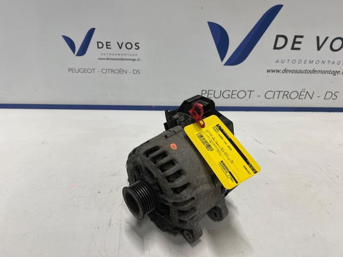 Gebruikte Dynamo Peugeot Expert (V1/VA/VB/VE/VF/VT/VY) 2.0 Blue HDi 120 16V Prijs € 450,00 Margeregeling aangeboden door De Vos Onderdelen