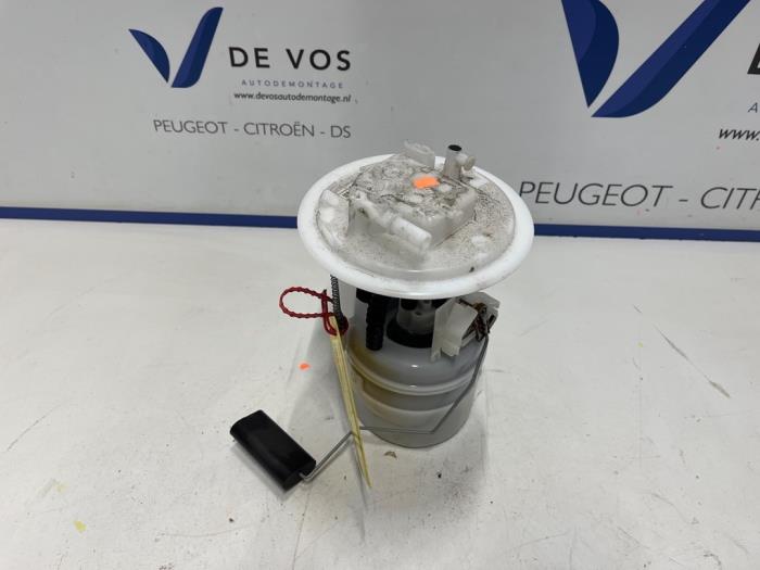 Gebruikte Tank element Pomp Opel Corsa F (UB/UH/UP) 1.2 12V 75 Prijs € 160,00 Margeregeling aangeboden door De Vos Onderdelen