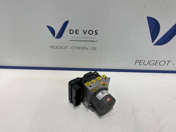 Gebruikte ABS Pomp Opel Astra L (F3/FB/FM/FP) 1.2 Turbo 110 12V Prijs € 450,00 Margeregeling aangeboden door De Vos Onderdelen