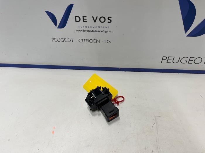 Gebruikte Diversen Citroen C4 Picasso (3D/3E) 1.6 16V VTi 120 Prijs € 25,00 Margeregeling aangeboden door De Vos Onderdelen