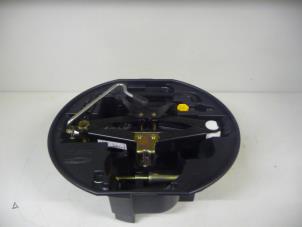 Gebruikte Krik Citroen C3 (FC/FL/FT) 1.6 16V Prijs € 45,00 Margeregeling aangeboden door De Vos Onderdelen