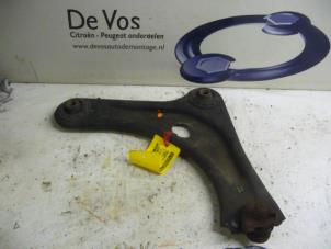 Gebruikte Draagarm rechts-voor Citroen C3 (FC/FL/FT) 1.6 16V Prijs € 45,00 Margeregeling aangeboden door De Vos Onderdelen