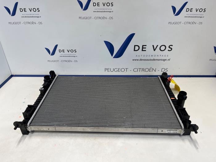 Gebruikte Radiateur DS Automobiles DS 7 1.6 16V E-Tense 300 4x4 Prijs € 100,00 Margeregeling aangeboden door De Vos Onderdelen
