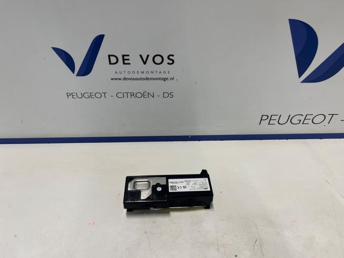 Gebruikte Telefoon interface Opel Combo Life/Tour Combo-e, Electric Prijs € 160,00 Margeregeling aangeboden door De Vos Onderdelen