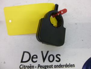 Gebruikte Stuurhoek sensor Citroen C4 Coupé (LA) 1.4 16V Prijs € 80,00 Margeregeling aangeboden door De Vos Onderdelen