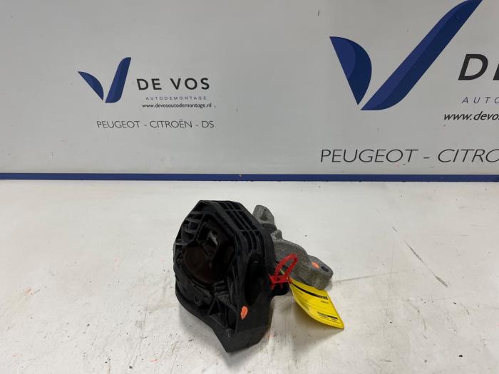 Gebruikte Motorrubber Peugeot 208 II (UB/UH/UP) 1.2 Vti 12V PureTech 100 Prijs € 80,00 Margeregeling aangeboden door De Vos Onderdelen