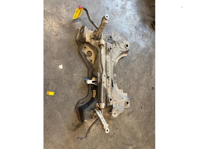 Gebruikte Subframe Citroen C5 Aircross I (A4/AC/AJ/AR) 1.2 e-THP PureTech 130 Prijs € 250,00 Margeregeling aangeboden door De Vos Onderdelen