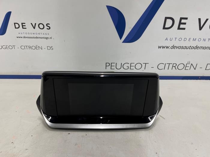 Gebruikte Display Interieur Peugeot 208 II (UB/UH/UP) 1.2 Vti 12V PureTech 100 Prijs € 135,00 Margeregeling aangeboden door De Vos Onderdelen