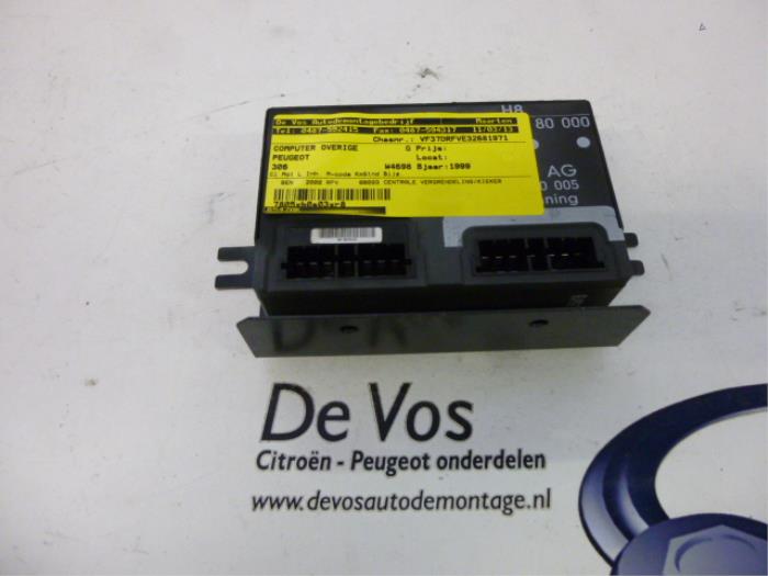 Gebruikte Computer Diversen Peugeot 306 (7D) 2.0 16V Prijs € 100,00 Margeregeling aangeboden door De Vos Onderdelen