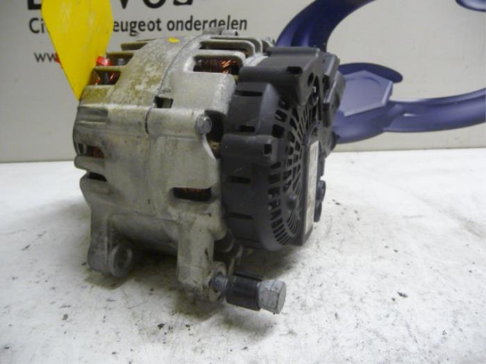 Alternator van een Peugeot 3008 I (0U/HU) 1.6 HDiF 16V 2011
