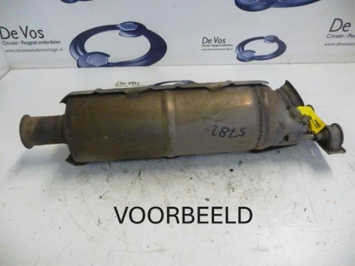 Gebruikte Roetfilter Citroen C-Crosser 2.2 HDiF 16V Prijs € 250,00 Margeregeling aangeboden door De Vos Onderdelen