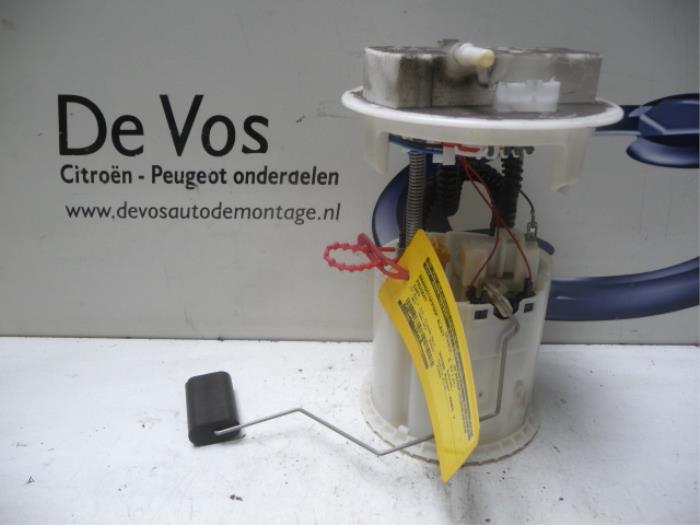 Gebruikte Tank element Pomp Peugeot 1007 (KM) 1.6 GTI,Gentry 16V Prijs € 55,00 Margeregeling aangeboden door De Vos Onderdelen