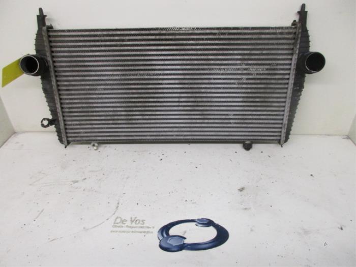 Gebruikte Intercooler Peugeot 407 (6C/J) 2.7 HDi V6 24V Prijs € 100,00 Margeregeling aangeboden door De Vos Onderdelen
