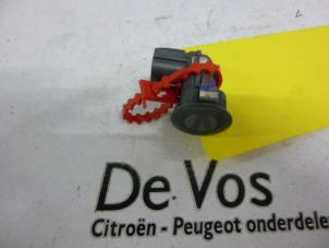 Gebruikte Sensor PDC Peugeot 4007 (VU/VV) 2.2 HDiF 16V Prijs € 35,00 Margeregeling aangeboden door De Vos Autodemontagebedrijf