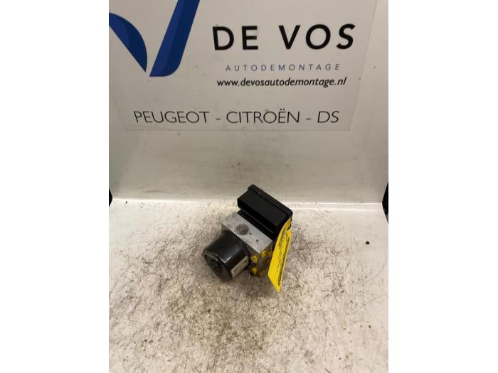 Gebruikte ABS Pomp Peugeot 4007 (VU/VV) 2.2 HDiF 16V Prijs € 250,00 Margeregeling aangeboden door De Vos Onderdelen