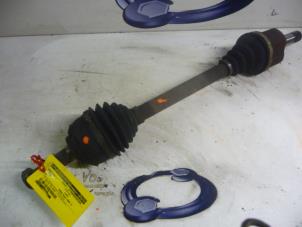 Gebruikte Aandrijfas links-voor Citroen C5 Prijs € 80,00 Margeregeling aangeboden door De Vos Onderdelen