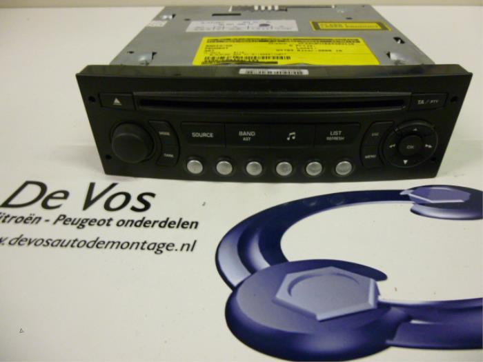 Radio CD Speler van een Peugeot 307 (3A/C/D) 1.6 HDiF 16V 2005
