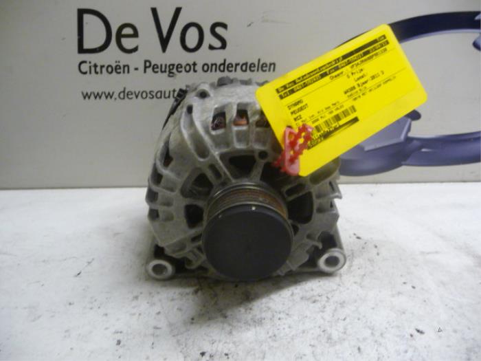Gebruikte Dynamo Peugeot RCZ (4J) 2.0 HDi 16V FAP Prijs € 100,00 Margeregeling aangeboden door De Vos Onderdelen