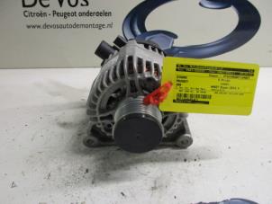 Gebruikte Alternator Peugeot 208 I (CA/CC/CK/CL) 1.2 Vti 12V PureTech 82 Prijs € 100,00 Margeregeling aangeboden door De Vos Onderdelen