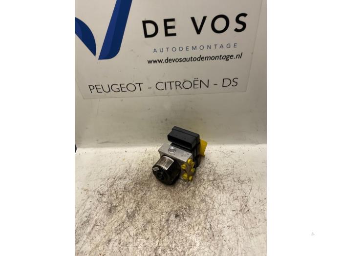 Gebruikte ABS Pomp Peugeot 207 Prijs € 160,00 Margeregeling aangeboden door De Vos Onderdelen