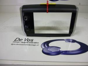 Gebruikte Diversen Peugeot 208 I (CA/CC/CK/CL) 1.4 16V Prijs € 25,00 Margeregeling aangeboden door De Vos Onderdelen