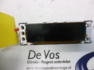 Gebruikte Display Interieur Peugeot Partner Tepee (7A/B/C/D/E/F/G/J/P/S) 1.6 HDI 75 Prijs € 70,00 Margeregeling aangeboden door De Vos Onderdelen