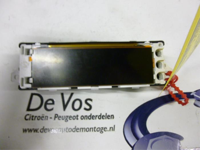 Gebruikte Display Interieur Peugeot 207/207+ (WA/WC/WM) 1.4 16V Vti Prijs € 55,00 Margeregeling aangeboden door De Vos Onderdelen