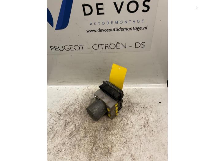 Gebruikte ABS Pomp Peugeot 607 (9D/U) 2.2 HDi 16V FAP Prijs € 90,00 Margeregeling aangeboden door De Vos Onderdelen