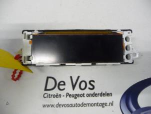 Gebruikte Display Interieur Peugeot 207 SW (WE/WU) 1.6 HDi 16V Prijs € 70,00 Margeregeling aangeboden door De Vos Onderdelen