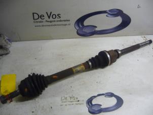 Gebruikte Steekas rechts-voor Peugeot 207 SW (WE/WU) 1.6 HDi 16V Prijs € 70,00 Margeregeling aangeboden door De Vos Onderdelen