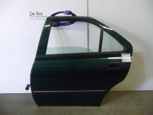 Gebruikte Deur 4Deurs links-achter Peugeot 406 (8B) 2.0 HDi 90 Prijs € 100,00 Margeregeling aangeboden door De Vos Autodemontagebedrijf
