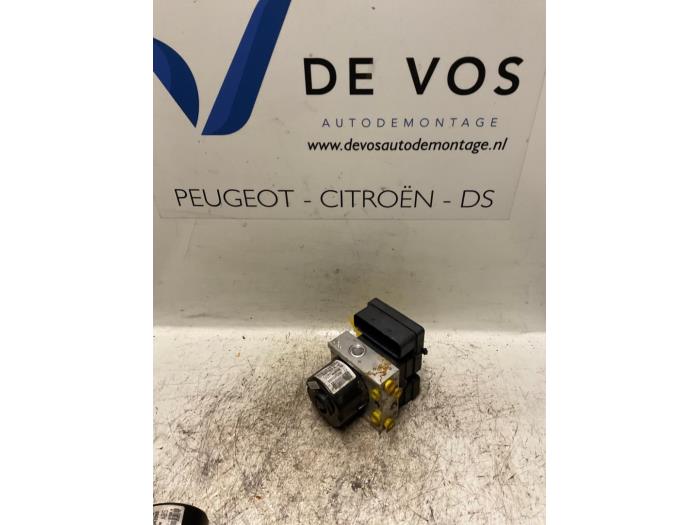 Gebruikte ABS Pomp Peugeot 207 Prijs € 160,00 Margeregeling aangeboden door De Vos Onderdelen