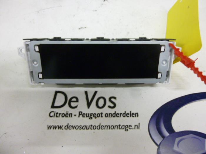 Gebruikte Display Interieur Peugeot RCZ (4J) 1.6 16V THP Prijs € 80,00 Margeregeling aangeboden door De Vos Onderdelen