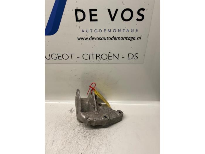 Gebruikte Motorsteun Citroen C5 III Tourer (RW) 2.0 16V Prijs € 20,00 Margeregeling aangeboden door De Vos Onderdelen