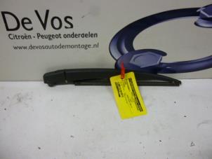 Gebruikte Ruitenwisserarm achter Citroen C3 Picasso (SH) 1.6 HDi 90 Prijs € 10,00 Margeregeling aangeboden door De Vos Autodemontagebedrijf
