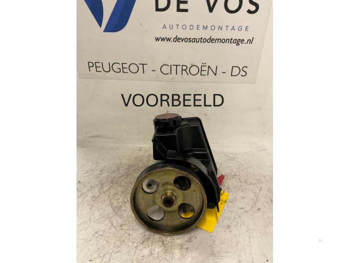 Gebruikte Servopomp Peugeot 206 SW (2E/K) 1.4 HDi Prijs € 55,00 Margeregeling aangeboden door De Vos Onderdelen