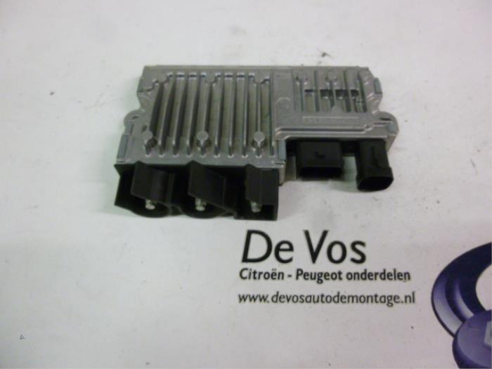Gebruikte Start/Stop computer Peugeot 308 (4A/C) 1.6 HDi 16V FAP Prijs € 115,00 Margeregeling aangeboden door De Vos Onderdelen