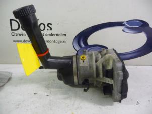 Gebruikte Pomp Servo Peugeot 308 CC (4B) 1.6 VTI 16V Prijs € 150,00 Margeregeling aangeboden door De Vos Onderdelen