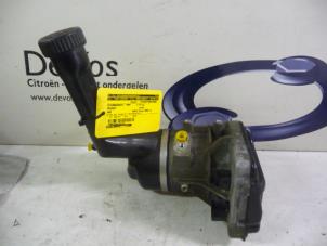 Gebruikte Pomp Servo Peugeot 308 (4A/C) 1.6 16V THP 175 Prijs € 150,00 Margeregeling aangeboden door De Vos Onderdelen